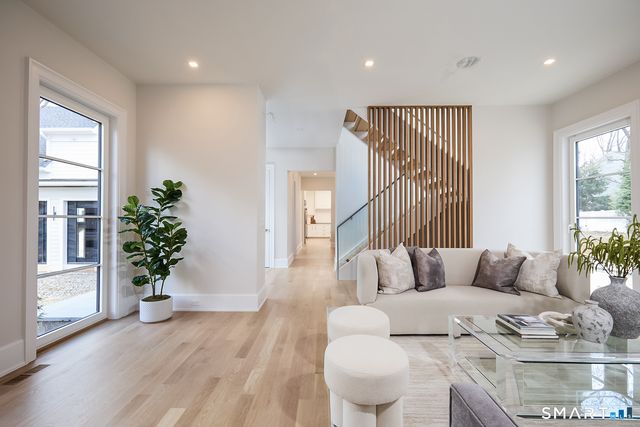 11 Wake Robin Road, Westport, CT 06880