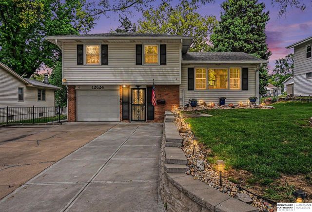 12624 O Street, Omaha, NE 68137
