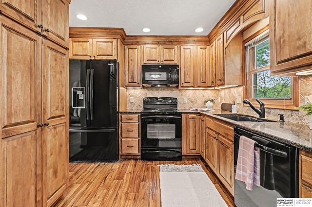 12624 O Street, Omaha, NE 68137