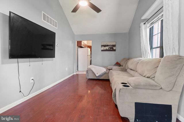 1 CROSS RD, Pine Hill, NJ 08021
