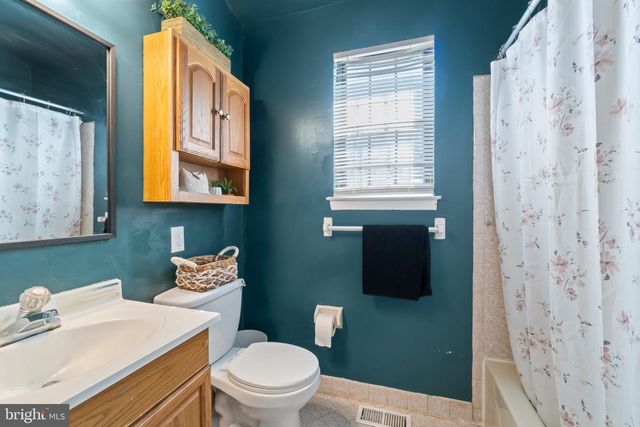 1 CROSS RD, Pine Hill, NJ 08021