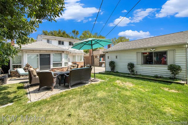 22948 Lingemann Street, St. Clair Shores, MI 48080