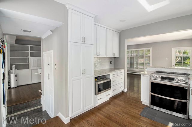 22948 Lingemann Street, St. Clair Shores, MI 48080