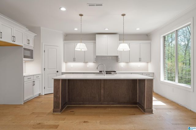 657 LIME CREEK WAY, Chelsea, AL 35043