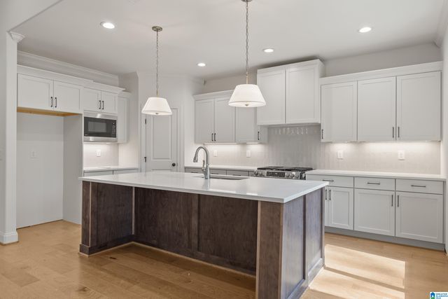 657 LIME CREEK WAY, Chelsea, AL 35043