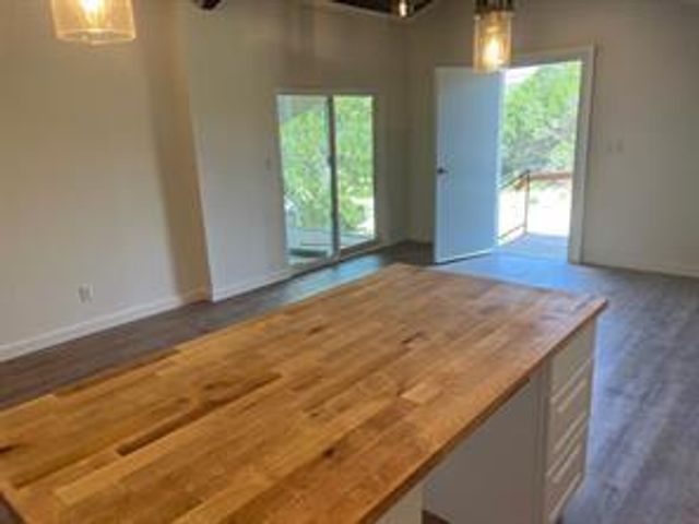 15430 STROUP CIR 2, Austin, TX 78734