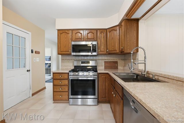 33728 Yuma Street, Westland, MI 48185