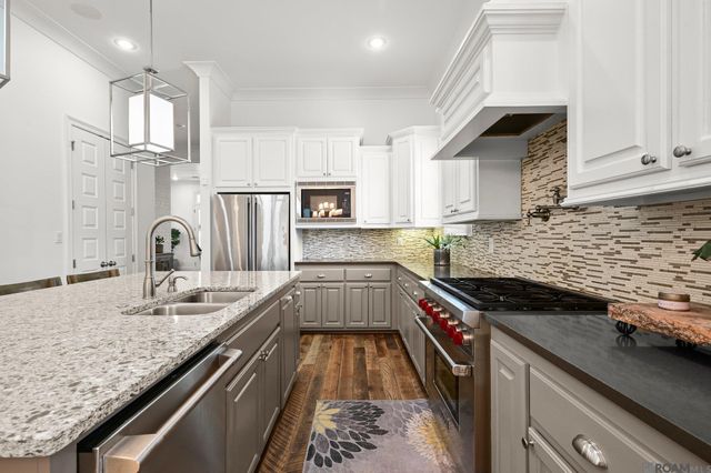 2063 Rue Venelle, Baton Rouge, LA 70808