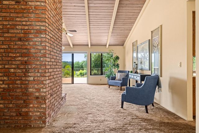 23103 Sunset Ridge Dr, Auburn, CA 95602