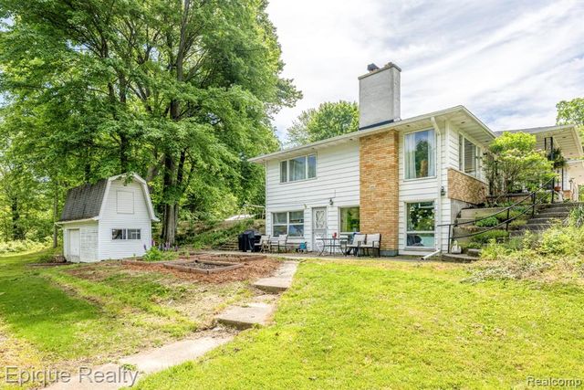 3750 Parker Road, Fort Gratiot, MI 48059