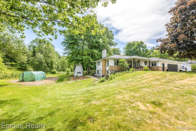 3750 Parker Road, Fort Gratiot, MI 48059