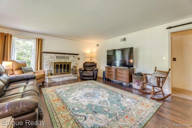 3750 Parker Road, Fort Gratiot, MI 48059
