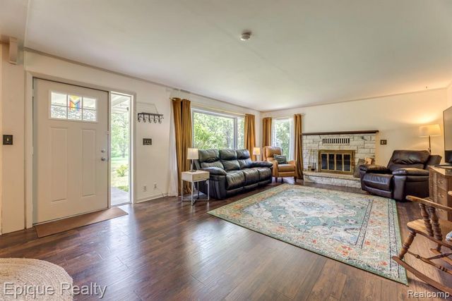 3750 Parker Road, Fort Gratiot, MI 48059