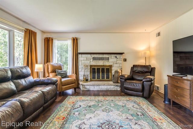 3750 Parker Road, Fort Gratiot, MI 48059