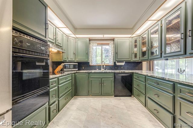 3750 Parker Road, Fort Gratiot, MI 48059