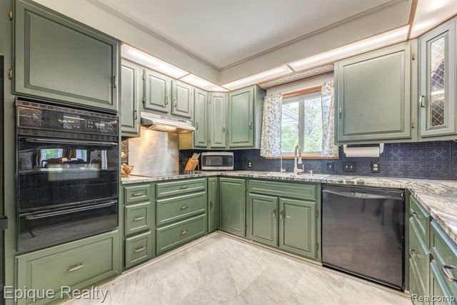 3750 Parker Road, Fort Gratiot, MI 48059