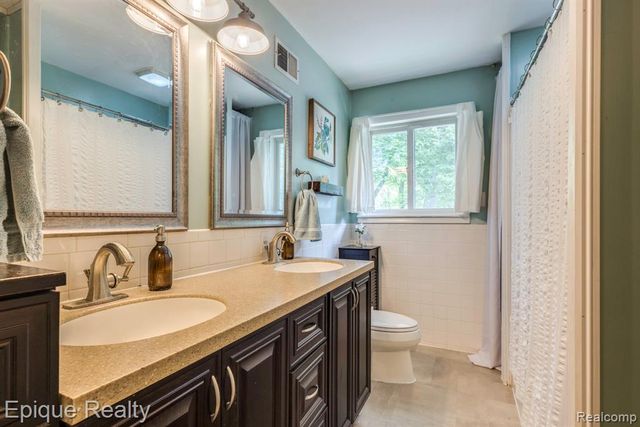 3750 Parker Road, Fort Gratiot, MI 48059
