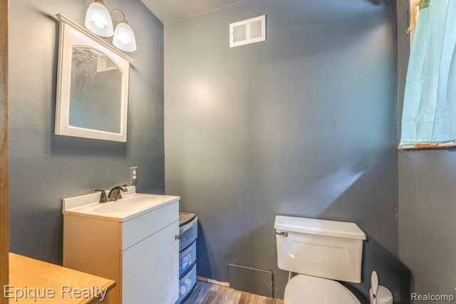3750 Parker Road, Fort Gratiot, MI 48059