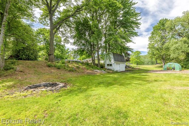 3750 Parker Road, Fort Gratiot, MI 48059