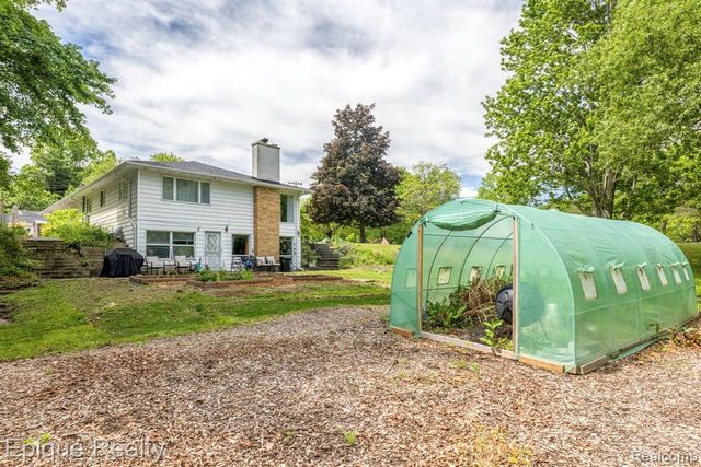 3750 Parker Road, Fort Gratiot, MI 48059
