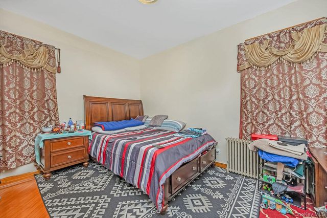 42-28 159th Street, Flushing, NY 11358