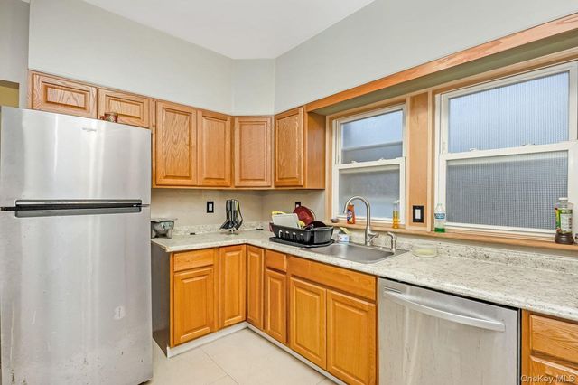 42-28 159th Street, Flushing, NY 11358