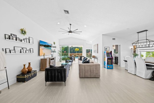 11108 E Clover Leaf Circle, Boca Raton, FL 33428