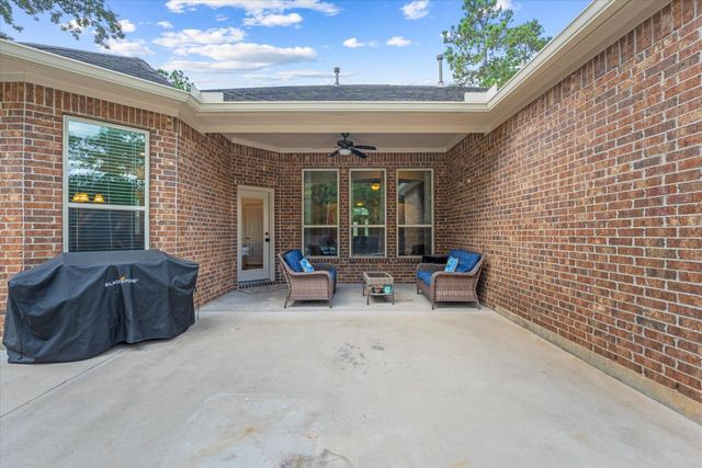 17710 Country Meadow Lane, Magnolia, TX 77355