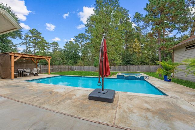 17710 Country Meadow Lane, Magnolia, TX 77355