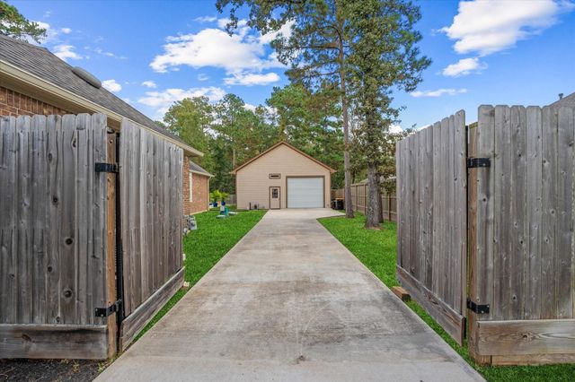 17710 Country Meadow Lane, Magnolia, TX 77355