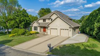 1525 22nd Avenue NW, Faribault, MN 55021
