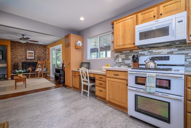 W11057 Thistledown Drive, Lodi, WI 53555