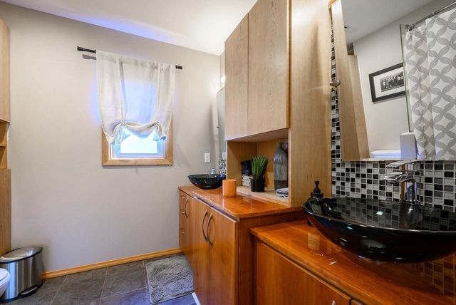 W11057 Thistledown Drive, Lodi, WI 53555