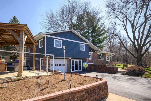 W11057 Thistledown Drive, Lodi, WI 53555