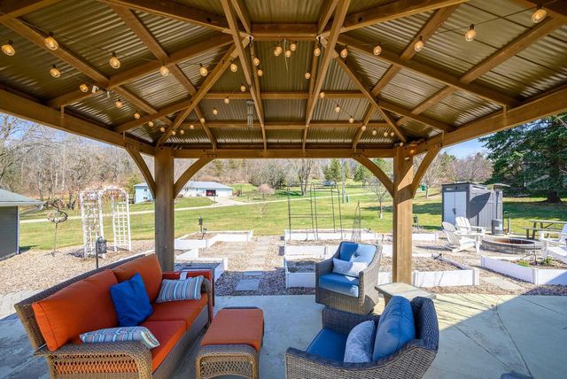 W11057 Thistledown Drive, Lodi, WI 53555