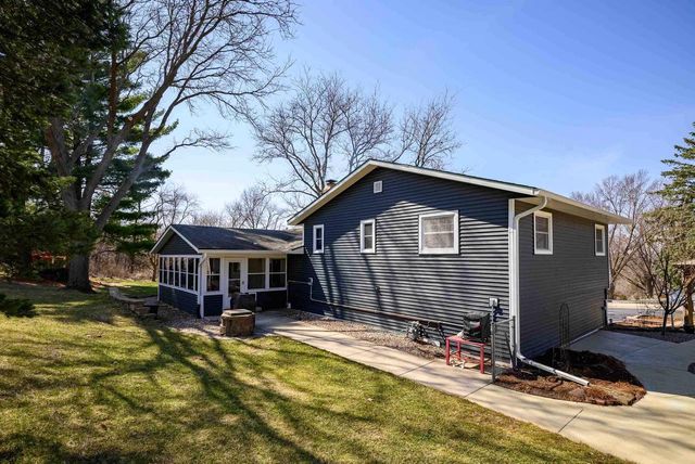 W11057 Thistledown Drive, Lodi, WI 53555