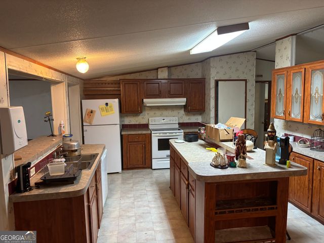 21 Hubbard Lane, Lexington, GA 30648