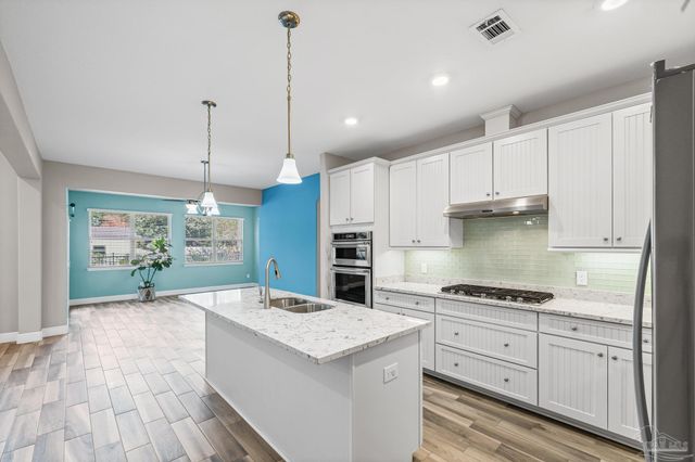 7166 Jasper St, Navarre, FL 32566