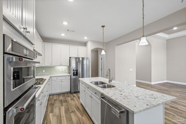 7166 Jasper St, Navarre, FL 32566