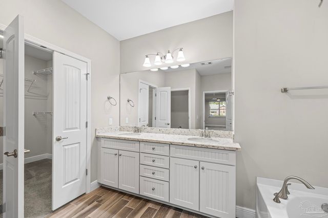 7166 Jasper St, Navarre, FL 32566