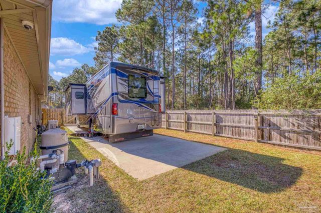 7166 Jasper St, Navarre, FL 32566