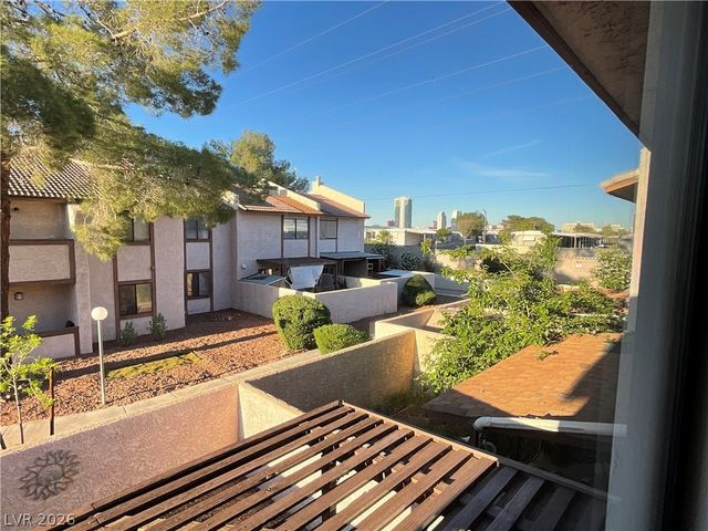 5244 Child Court 82, Las Vegas, NV 89103