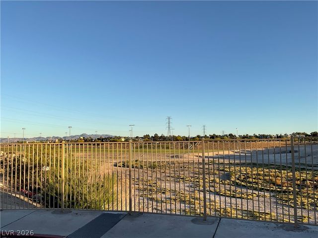 5244 Child Court 82, Las Vegas, NV 89103