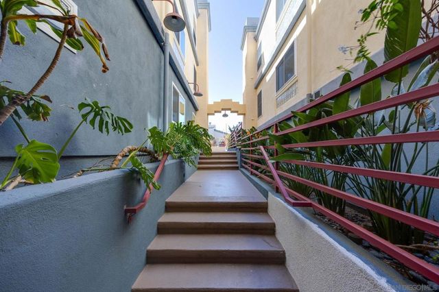 3502 Pringle St 102, San Diego, CA 92110