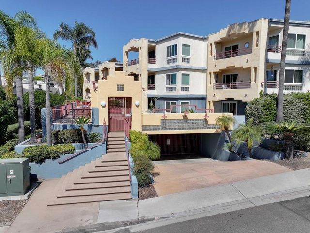 3502 Pringle St 102, San Diego, CA 92110