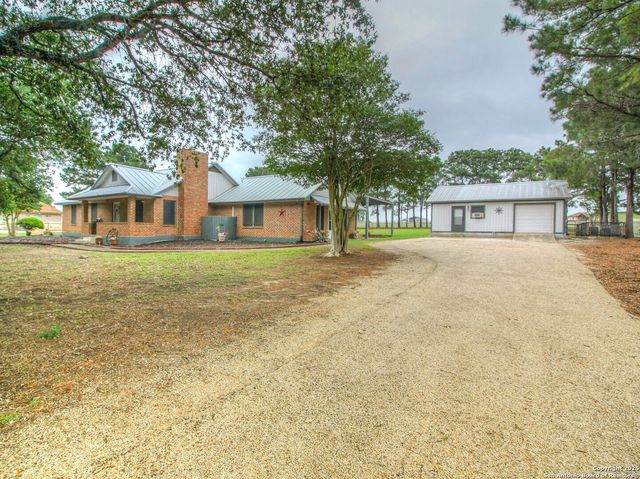 213 BLUEBONNET RDG, La Vernia, TX 78121
