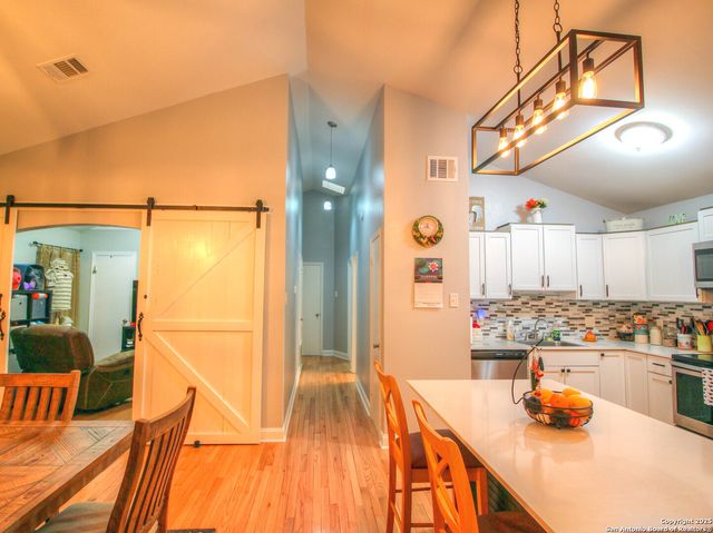 213 BLUEBONNET RDG, La Vernia, TX 78121