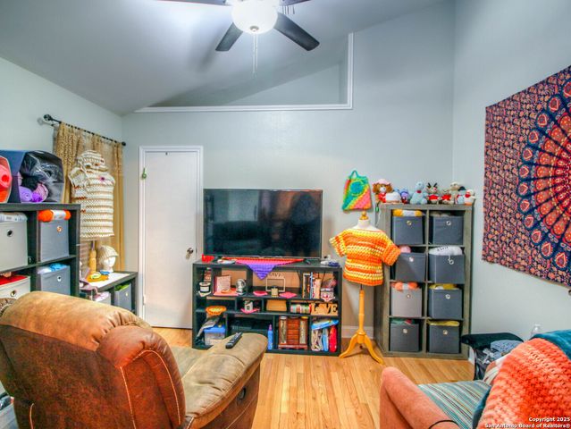 213 BLUEBONNET RDG, La Vernia, TX 78121