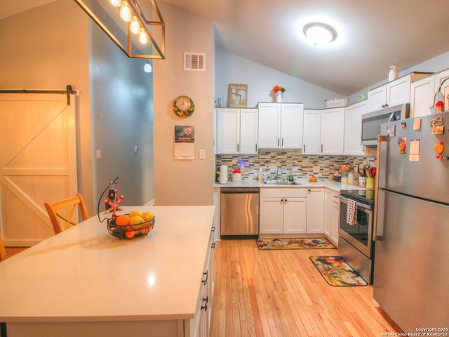 213 BLUEBONNET RDG, La Vernia, TX 78121