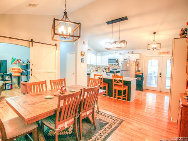 213 BLUEBONNET RDG, La Vernia, TX 78121
